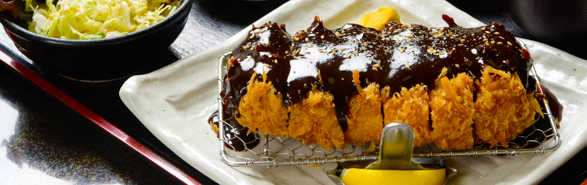 秘伝特製みそだれロースかつ定食｜奥利根もち豚